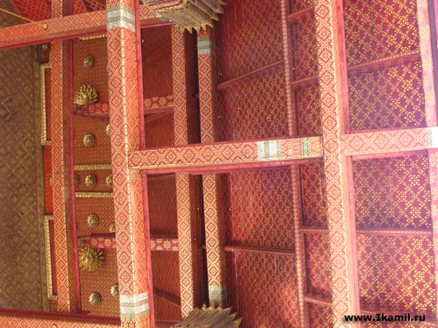 Стропильне балки храмовый комплекс /Ват Пхракео и Ват Пхо